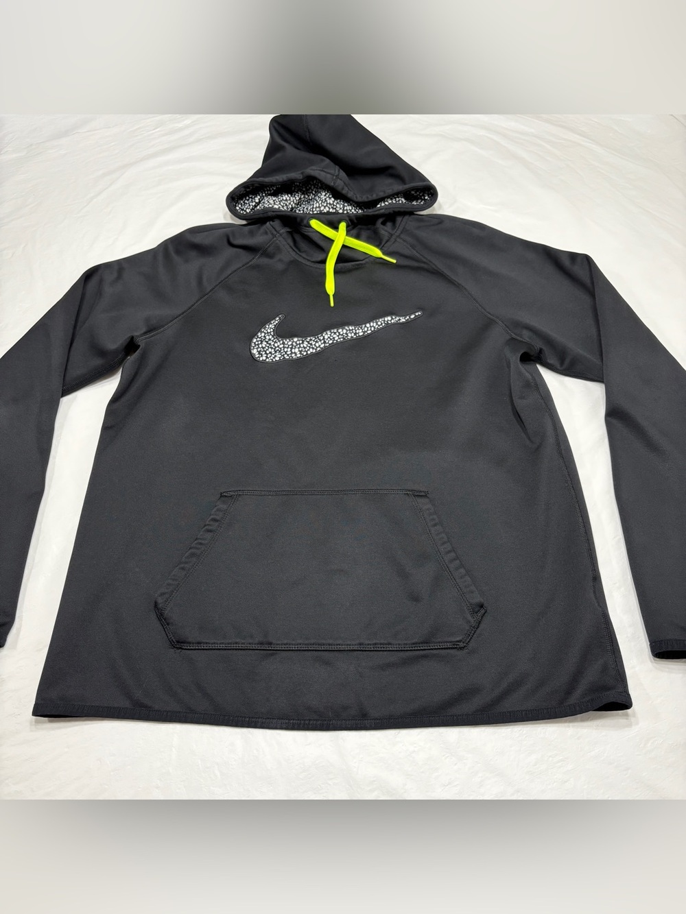 Nike Therma Fit Black Pullover Hoodie Sweatshirt Women’s Large